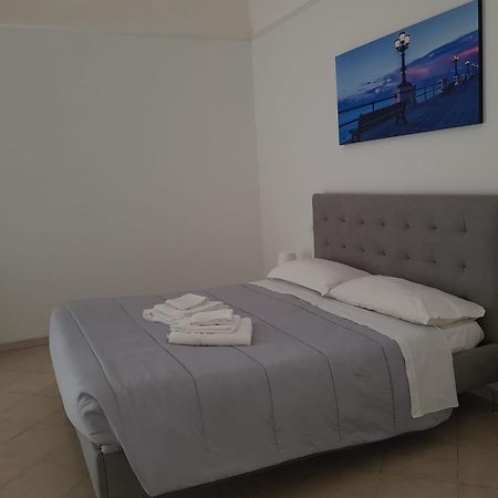 Di Fronzo Guest House A Triggiano Esterno foto